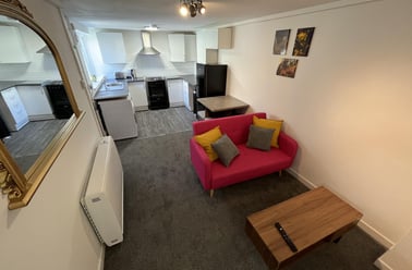 Wards End, City Centre, Loughborough - Image 3