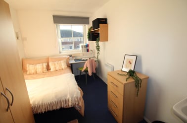 Non Ensuite- Gold (8 Bed), Lucia Foster Welch, Royal Crescent Road, Portswood, Southampton - Image 2