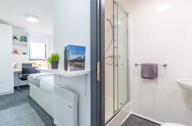 Standard Plus Ensuite, Glassworks, 36 Vauxhall Road, City Centre, Liverpool - Image 3