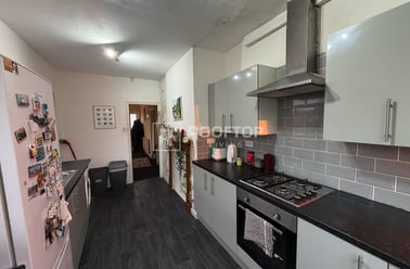 St. Annes Road, Headingley, Leeds - Image 2