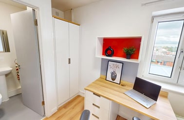 Bronze Ensuite, MSV South, 357a Great Western Street, Fallowfield, Manchester - Image 2