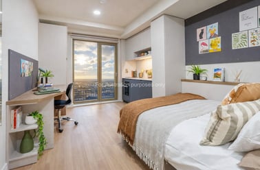 Standard Studio Plus, Broadway Studios, Renfield Street, City Centre, Glasgow - Image 3