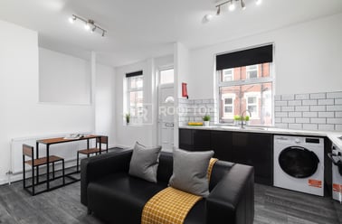 Autumn Place, Burley, Leeds - Image 3