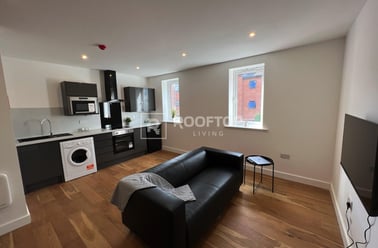 Royal Park Road, Hyde Park, Leeds - Image 2