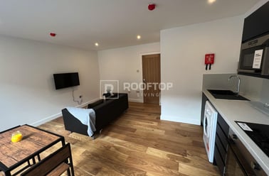 Royal Park Road, Hyde Park, Leeds - Image 2