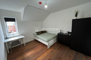 Royal Park Road, Hyde Park, Leeds - Image 3