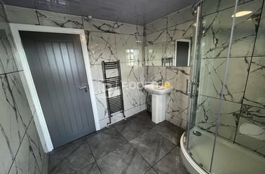 Queens Road, Hyde Park, Leeds - Image 2