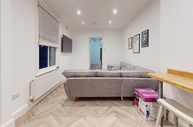 Park Road, City Centre, Loughborough - Image 2