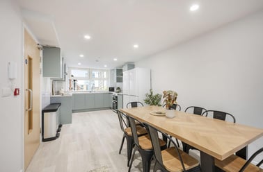 Classic Ensuite, The Paragon, Boston Manor Road, Brentford, London - Image 2