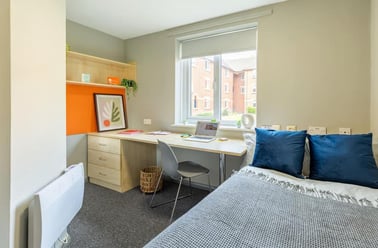 Classic 2 Bed Flat, Calthorpe Court, Pershore Road, Edgbaston, Birmingham - Image 2