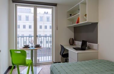 Classic Ensuite, Plymouth Cross House, 6 Raleigh Street, City Centre, Plymouth - Image 3