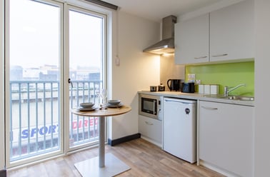 Executive Studio, Plymouth Cross House, 6 Raleigh Street, City Centre, Plymouth - Image 2