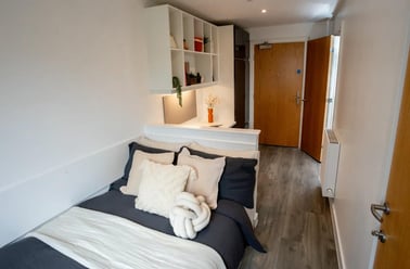 Two Bed Club Apartment, Palamon Court, Rhodaus Town, City Centre, Canterbury - Image 3