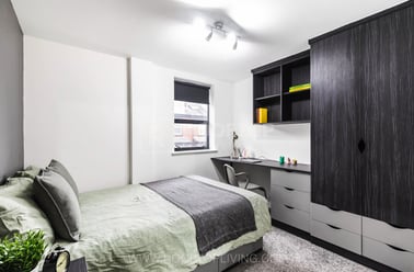 Brudenell Road, Hyde Park, Leeds - Image 3