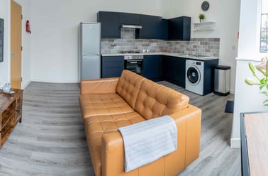 Royal Park Avenue, Hyde Park, Leeds - Image 2