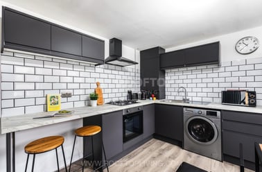 Brudenell Grove, Hyde Park, Leeds - Image 3