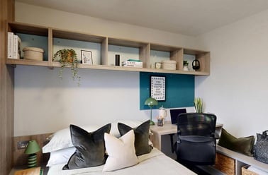 Canal View Room, Graystacks, 171 Castle Blvd, Dunkirk, Nottingham - Image 2