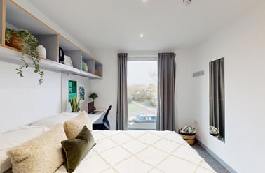 Canal View Ensuite, Graystacks, 171 Castle Blvd, Dunkirk, Nottingham - Image 2
