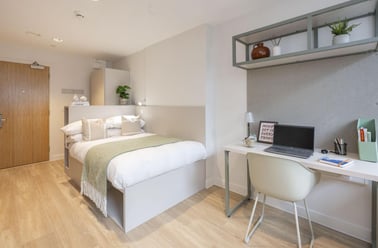 Premium Plus Ensuite, The Quarter House, 17 Marlborough Street, City Centre, Bristol - Image 2
