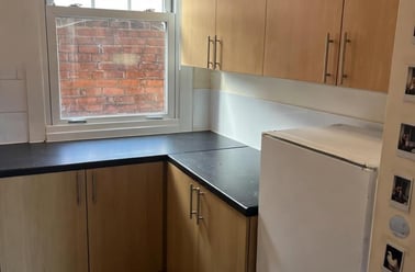 West Parade, West End, Lincoln - Image 2