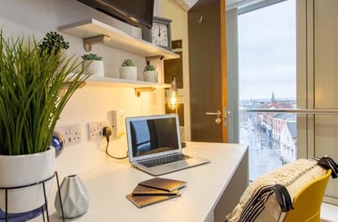 Premium Ensuite, Orbital, Ilkeston Road, Canning Circus, Nottingham - Image 3