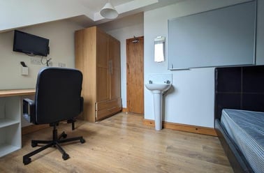 Church Grove, Lenton, Nottingham - Image 2