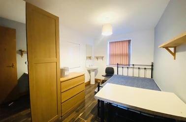 Kimbolton Avenue, Radford, Nottingham - Image 3