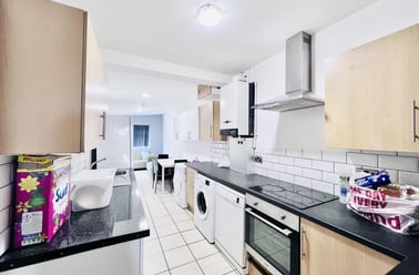 Rolleston Drive, Lenton, Nottingham - Image 2