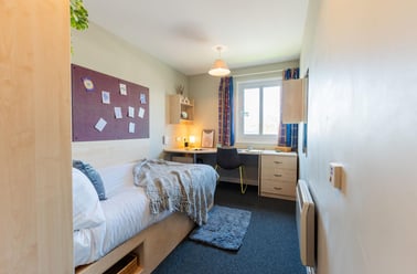 Bronze En Suite, St Peters Court, Midland Way, Lenton, Nottingham - Image 2