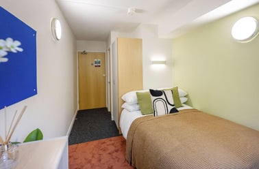 Ensuite, Leighton Hall, Leighton Street, City Centre, Preston - Image 2
