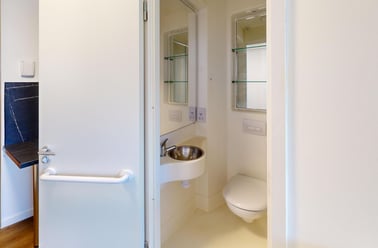 Deluxe King Studio, The Moor, 3-7 Holy Grn, City Centre, Sheffield - Image 2
