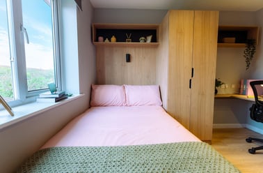 Gold En Suite, St Peters Court, Midland Way, Lenton, Nottingham - Image 3