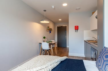 Premium Bronze Studio, West Way Square, 5 West Way Square, Cowley, Oxford - Image 3