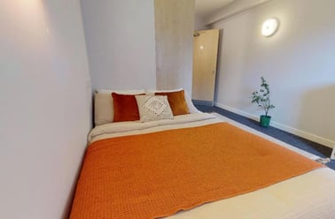 Bronze Ensuite, Arkwright House, Tumbling Hill Street, City Centre, Bradford - Image 2