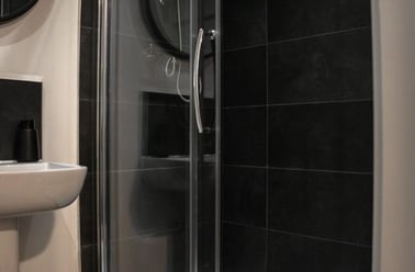 Edition II | Ensuite Bedroom, Volume Works, 37-40 Hanley Street, Newtown, Birmingham - Image 3