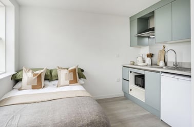 Classic Studio, The Paragon, Boston Manor Road, Brentford, London - Image 2