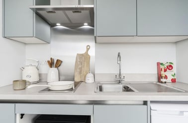 Premium Studio, The Paragon, Boston Manor Road, Brentford, London - Image 3