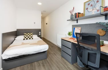 4 Bed Ensuite, The Valentine, 27-37 Perth Road, Gants Hill, London - Image 2