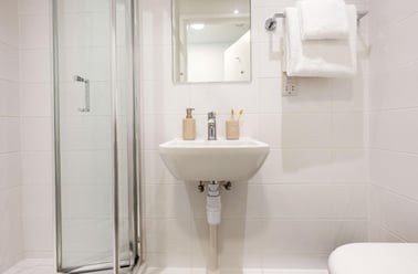 4 Bed Ensuite, The Valentine, 27-37 Perth Road, Gants Hill, London - Image 3