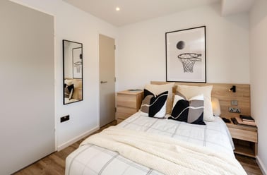 Premium Studio Top Floor, The Fabric Works, 4 Leylands Road, Hyde Park, Leeds - Image 2