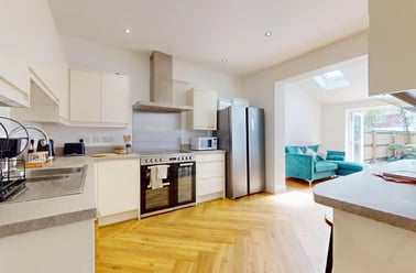 Oaklands Avenue, City Centre, Loughborough - Image 3