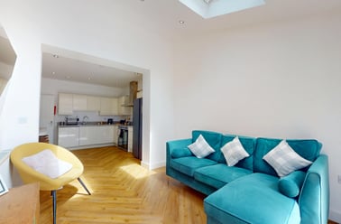 Oaklands Avenue, City Centre, Loughborough - Image 2