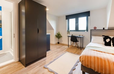 Premium Plus Studio, Hollis Wharf, Lower Bristol Road, Oldfield Park, Bath - Image 2