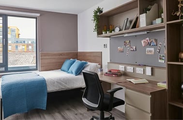 Silver Ensuite, Howard Gardens, Adamsdown, Cardiff - Image 2