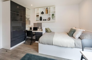 Luxe Studio Plus, Palamon Court, Rhodaus Town, City Centre, Canterbury - Image 2