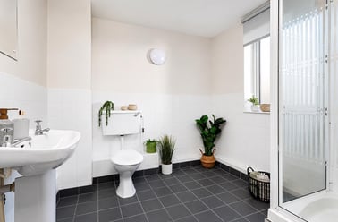 Three Bed Flat - Extra Large Double, Westhill Hall, 61 Eldon Street, City Centre, Sheffield - Image 2