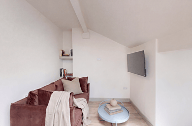 Moorland Road, Hyde Park, Leeds - Image 2