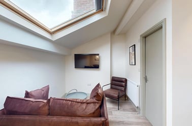 Moorland Road, Hyde Park, Leeds - Image 2