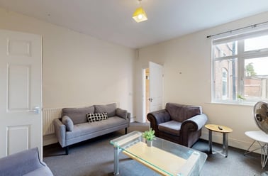 Derby Road, City Centre, Loughborough - Image 2