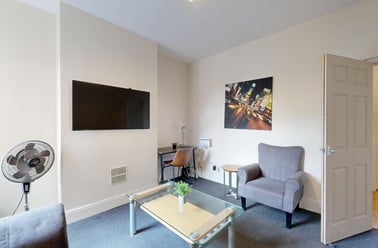 Derby Road, City Centre, Loughborough - Image 3